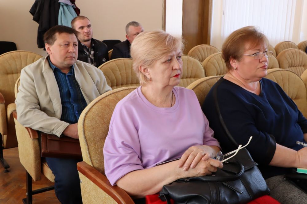 Евгений Бондарь: Провел совещание с сотрудниками Управления Россельхознадзора по ДНР и ЛНР, отдела Федерального государственного ветеринарного контроля (надзора) по ЛНР, филиала Федерального центра оценки безопасности и... Евгений Бондарь: Провел совещание с сотрудниками Управления Россельхознадзора по ДНР и ЛНР, отдела Федерального государственного ветеринарного контроля (надзора) по ЛНР, филиала Федерального центра оценки безопасности и...