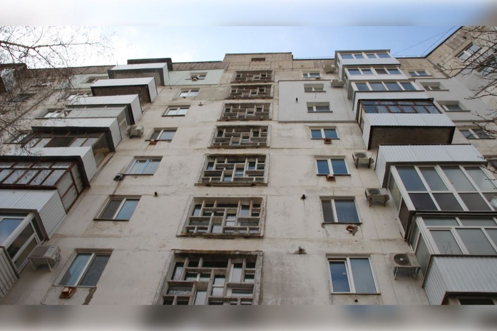 «Единая Россия» помогла жителям Рубежного с ремонтом кровли многоквартирного дома «Единая Россия» помогла жителям Рубежного с ремонтом кровли многоквартирного дома