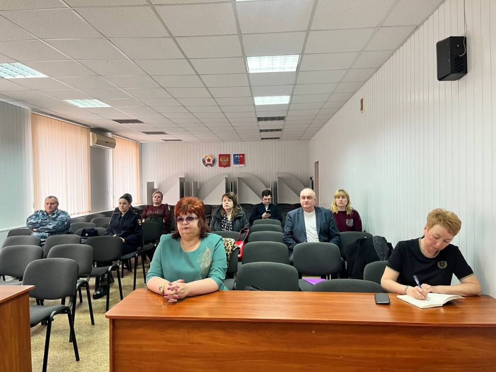 Альберт Зинченко: Сегодня заместитель Главы Станично-Луганского МО Анна Кулиш, провела очередное заседание муниципальной комиссии по делам несовершеннолетних и защите их прав Станично-Луганского МО ЛНР Альберт Зинченко: Сегодня заместитель Главы Станично-Луганского МО Анна Кулиш, провела очередное заседание муниципальной комиссии по делам несовершеннолетних и защите их прав Станично-Луганского МО ЛНР