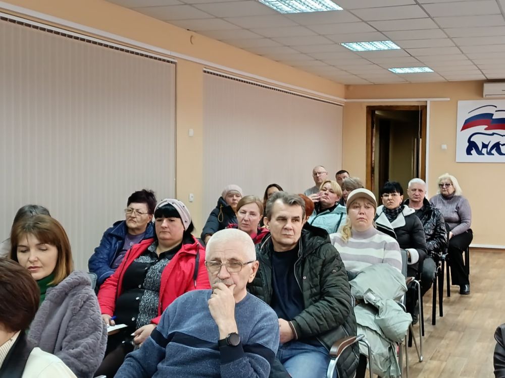 «Школа ЖКХ»: В Красном Луче прошла встреча с управляющими многоквартирными домами «Школа ЖКХ»: В Красном Луче прошла встреча с управляющими многоквартирными домами