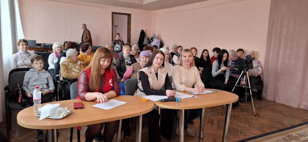 В Красном Луче для студентов Университета третьего возраста прошла конкурсная программа «Красотка+» В Красном Луче для студентов Университета третьего возраста прошла конкурсная программа «Красотка+»