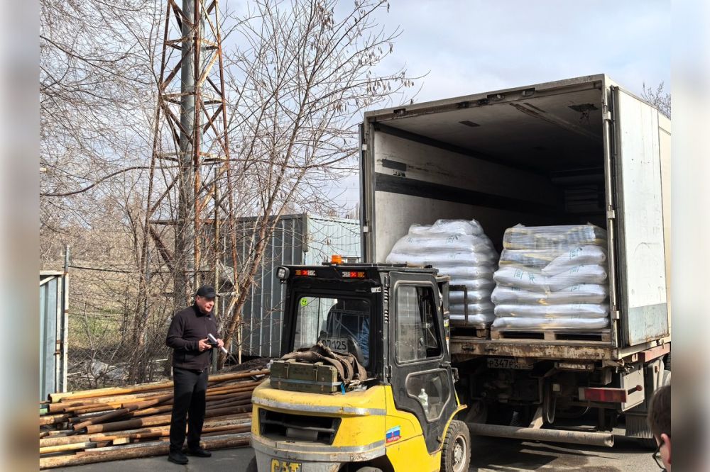 Республика Татарстан доставила 12 тонн гумпомощи в Рубежное Республика Татарстан доставила 12 тонн гумпомощи в Рубежное