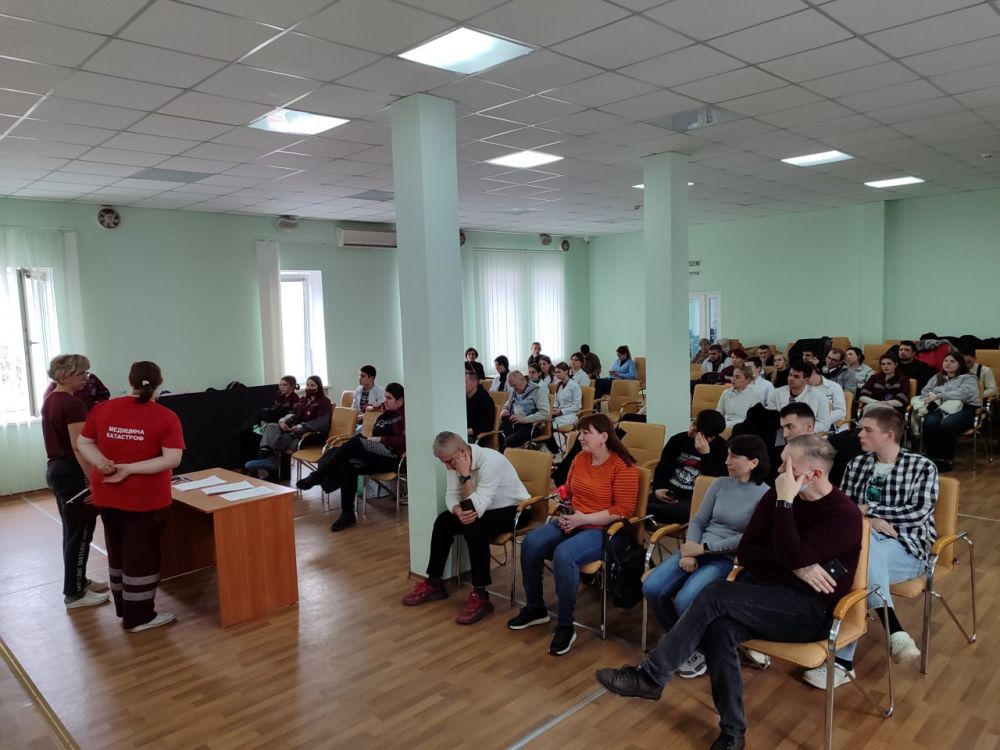 На обучающих курсах в Луганском центре медицины катастроф провели совместное практическое занятие На обучающих курсах в Луганском центре медицины катастроф провели совместное практическое занятие