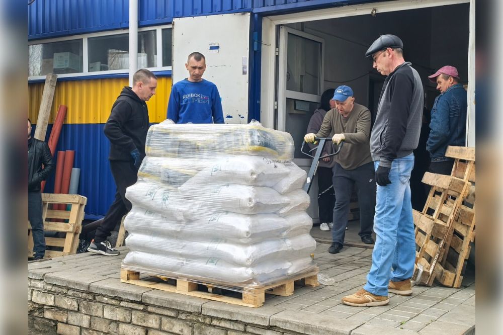 Республика Татарстан доставила 12 тонн гумпомощи в Рубежное Республика Татарстан доставила 12 тонн гумпомощи в Рубежное