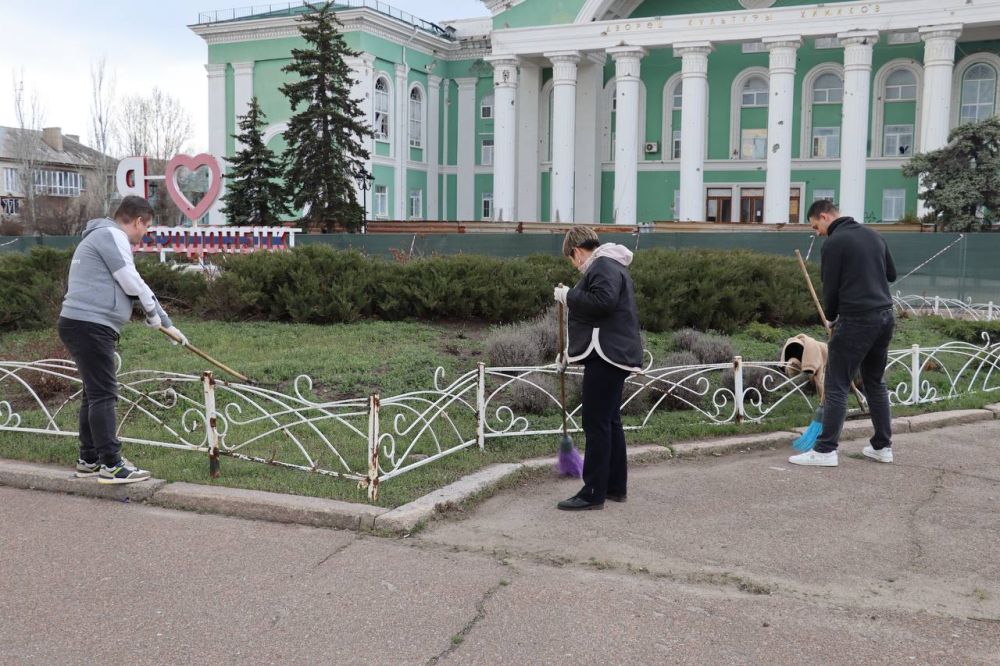 Сотрудники аппарата Совета городского округа город Северодонецк Луганской Народной Республики приняли участие в республиканской акции «Чистая Республика – 2025» Сотрудники аппарата Совета городского округа город Северодонецк Луганской Народной Республики приняли участие в республиканской акции «Чистая Республика – 2025»