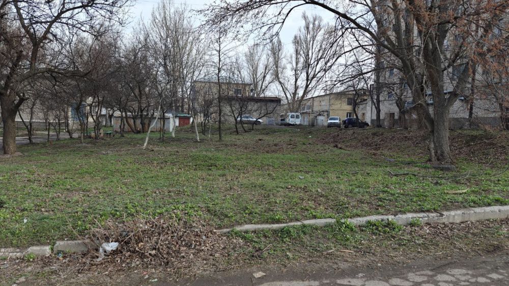 Виктория Сергеева: Коммунальщики в действии. В рамках непрерывной работы по поддержанию чистоты и порядка, коммунальные службы городского округа демонстрируют неустанное стремление к улучшению облика города Виктория Сергеева: Коммунальщики в действии. В рамках непрерывной работы по поддержанию чистоты и порядка, коммунальные службы городского округа демонстрируют неустанное стремление к улучшению облика города