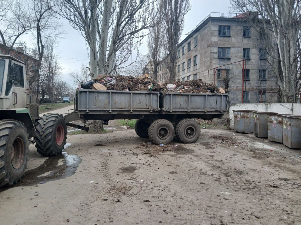 Вывоз мусора продолжается. Сегодня коммунальными службами ДЭС и «Экотранс» ликвидированы стихийные свалки по ул. Матросова, Космической, 4, пр-ту им. Ленина, 38, ул. Фестивальной в районе жилых домов 6, 8, 10, Н. Курченко Вывоз мусора продолжается. Сегодня коммунальными службами ДЭС и «Экотранс» ликвидированы стихийные свалки по ул. Матросова, Космической, 4, пр-ту им. Ленина, 38, ул. Фестивальной в районе жилых домов 6, 8, 10, Н. Курченко
