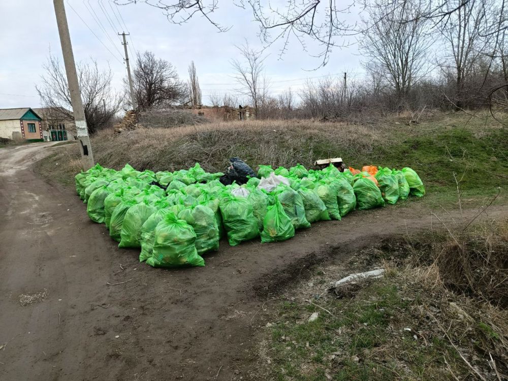 Жители поселка Успенка присоединились к акции «Чистая Республика» Жители поселка Успенка присоединились к акции «Чистая Республика»