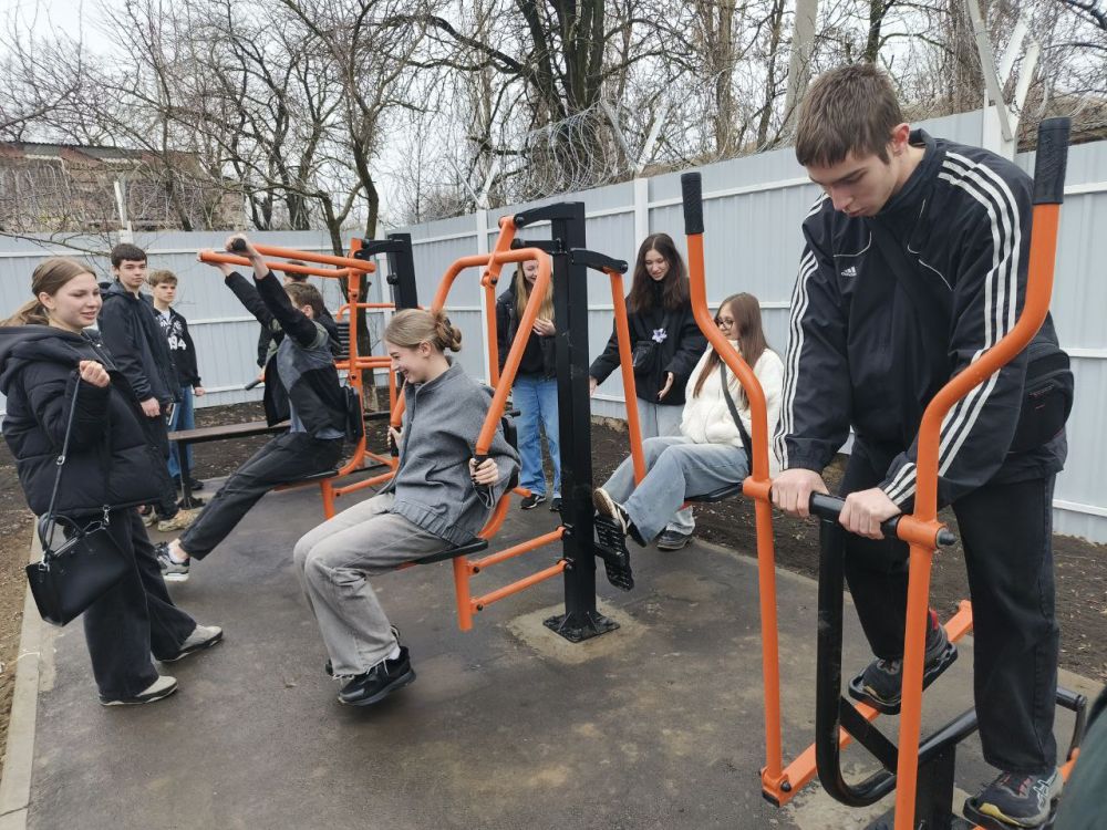 Участники молодежного клуба «Поколение 21» побывали на экскурсии в пожарной части Участники молодежного клуба «Поколение 21» побывали на экскурсии в пожарной части