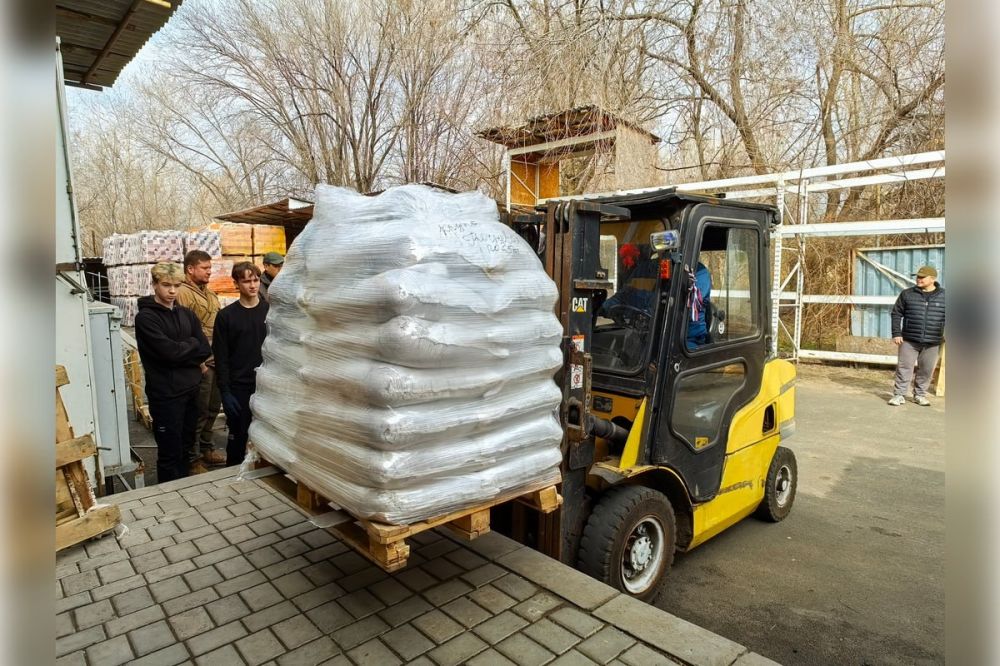 Республика Татарстан доставила 12 тонн гумпомощи в Рубежное Республика Татарстан доставила 12 тонн гумпомощи в Рубежное