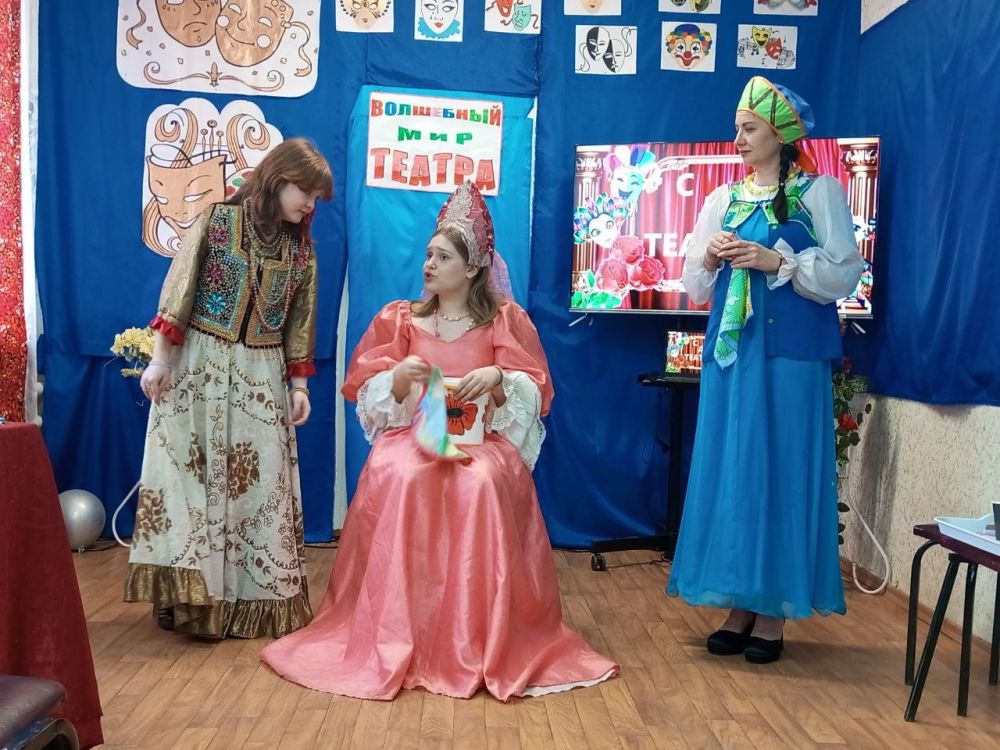 В Первозвановском доме культуры состоялся вечер отдыха к Всемирному дню театра «Волшебный переполох в тридесятом царстве» В Первозвановском доме культуры состоялся вечер отдыха к Всемирному дню театра «Волшебный переполох в тридесятом царстве»