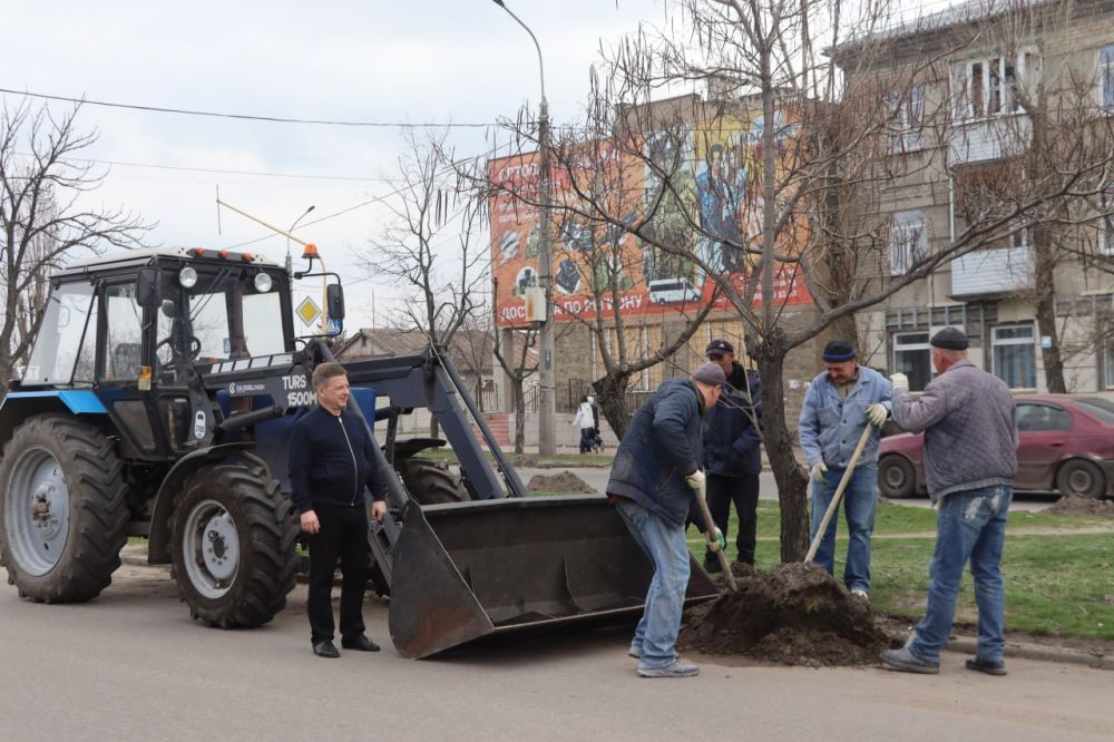 В рамках проведения республиканской акции «Чистая Республика – 2025», объявленной Главой ЛНР Леонидом Ивановичем Пасечником, в Северодонецке продолжаем уборку после зимы В рамках проведения республиканской акции «Чистая Республика – 2025», объявленной Главой ЛНР Леонидом Ивановичем Пасечником, в Северодонецке продолжаем уборку после зимы