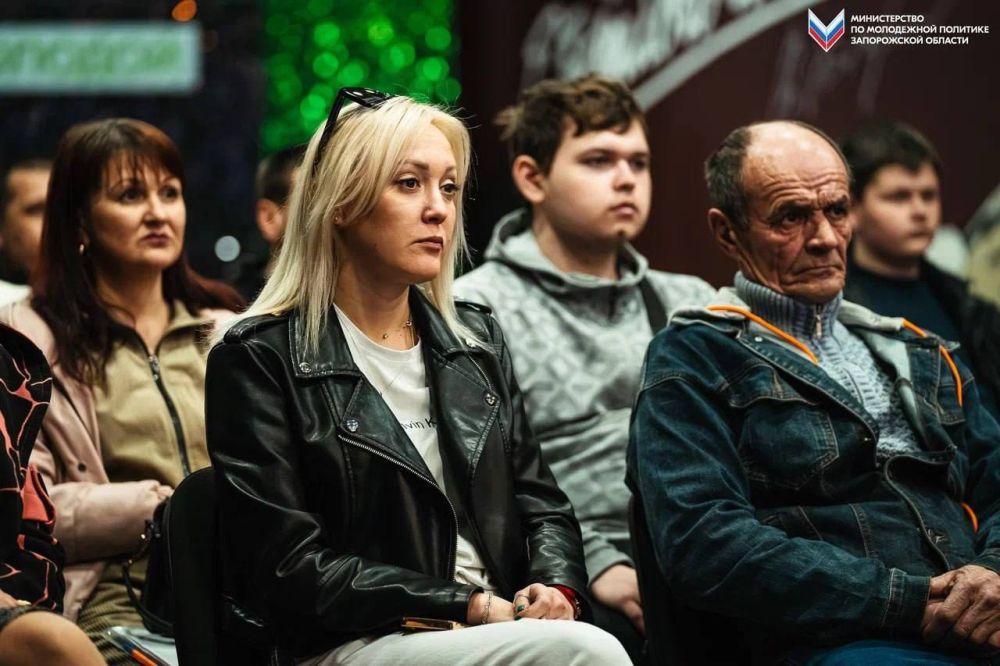 Крым: путь домой. На базе лектория #Знание в Министерстве по молодежной политике прошла лекция от депутата Законодательного Собрания Запорожской области, участника боевых действий в Республике Чечня, лектора Общества... Крым: путь домой. На базе лектория #Знание в Министерстве по молодежной политике прошла лекция от депутата Законодательного Собрания Запорожской области, участника боевых действий в Республике Чечня, лектора Общества...