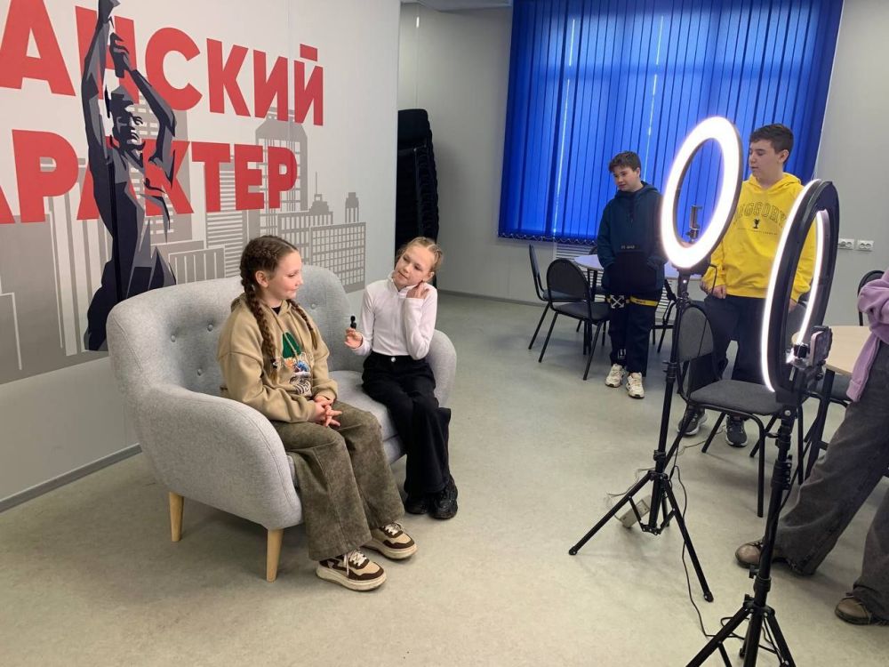 Обучающиеся Брянковской специализированной школы №1 посетили ГБУ ДО ЛНР "РЦВРДО "Пионер" в г.Луганске Обучающиеся Брянковской специализированной школы №1 посетили ГБУ ДО ЛНР "РЦВРДО "Пионер" в г.Луганске