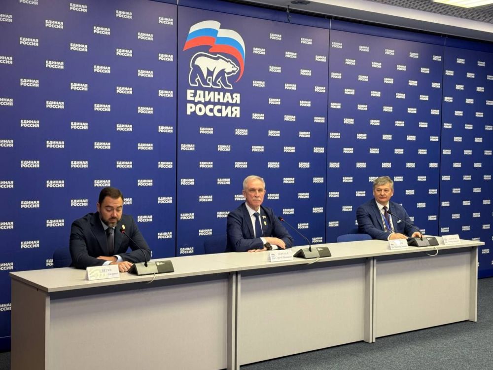 Константин Бутримов: НА ПЛОЩАДКАХ ФОРУМА "ВЫБИРАЙ СВОЁ" Константин Бутримов: НА ПЛОЩАДКАХ ФОРУМА "ВЫБИРАЙ СВОЁ"