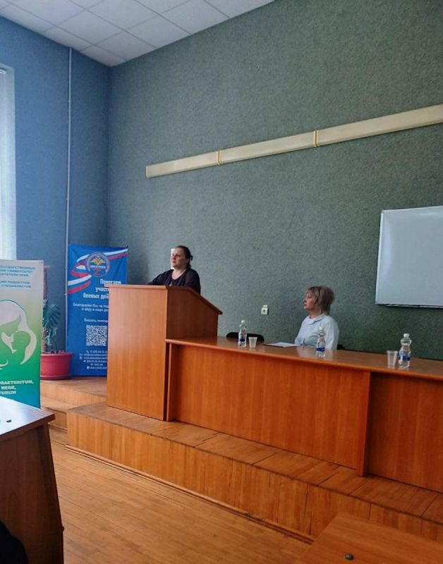 Специалисты Луганского центра медицины катастроф приняли участие в республиканской Ярмарке вакансий Специалисты Луганского центра медицины катастроф приняли участие в республиканской Ярмарке вакансий