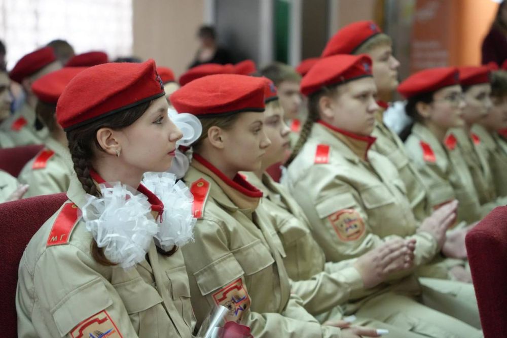 Равнение – на Знамя Победы Равнение – на Знамя Победы