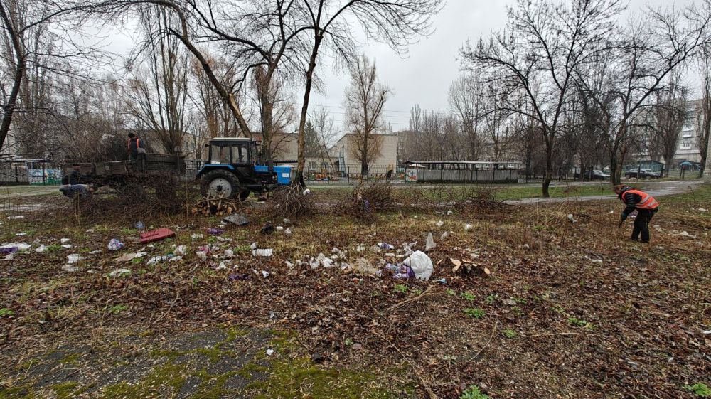 Виктория Сергеева: Коммунальщики в действии. В рамках неустанной работы по поддержанию чистоты и порядка, коммунальные службы городского округа стремятся к облагораживанию городского пространства Виктория Сергеева: Коммунальщики в действии. В рамках неустанной работы по поддержанию чистоты и порядка, коммунальные службы городского округа стремятся к облагораживанию городского пространства