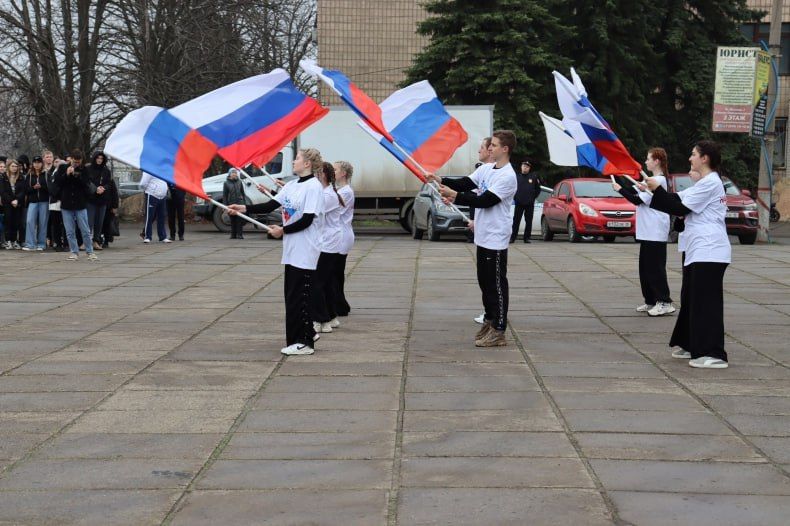 Свердловская молодежь приняла участие в массовом забеге в рамках марафона «Сила России» и партпроекта ВПП «Здоровое будущее» Свердловская молодежь приняла участие в массовом забеге в рамках марафона «Сила России» и партпроекта ВПП «Здоровое будущее»