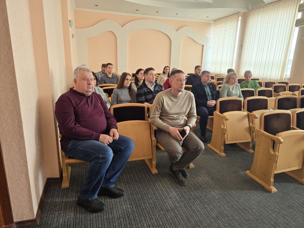 Представители отдела МВД России "Каменнобродский" провели лекцию о финансовом мошенничестве в интернете для сотрудников Минтранс ЛНР и ГУП ЛНР «Луганский Автодор» Представители отдела МВД России "Каменнобродский" провели лекцию о финансовом мошенничестве в интернете для сотрудников Минтранс ЛНР и ГУП ЛНР «Луганский Автодор»