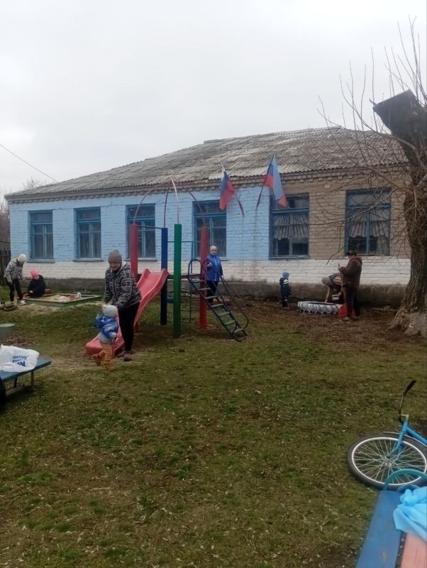В рамках реализации проекта «Чистая страна» активисты партии «Единая Россия» из первичного отделения №9 села Красное Поле, совместно с жителями села Терновка, организовали и провели субботник В рамках реализации проекта «Чистая страна» активисты партии «Единая Россия» из первичного отделения №9 села Красное Поле, совместно с жителями села Терновка, организовали и провели субботник