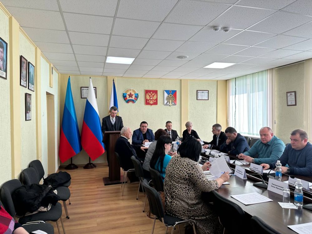 Состоялась XXX сессия I созыва Совета городского округа муниципальное образование городской округ город Ровеньки, на которой присутствовал Глава городского округа город Ровеньки Андрей Рубанцов Состоялась XXX сессия I созыва Совета городского округа муниципальное образование городской округ город Ровеньки, на которой присутствовал Глава городского округа город Ровеньки Андрей Рубанцов