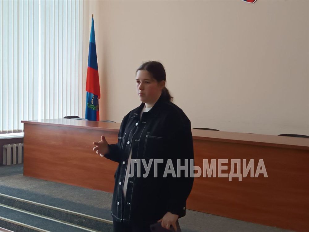 В Краснодоне началась подготовка волонтеров для реализации проекта «Формирование комфортной городской среды» В Краснодоне началась подготовка волонтеров для реализации проекта «Формирование комфортной городской среды»