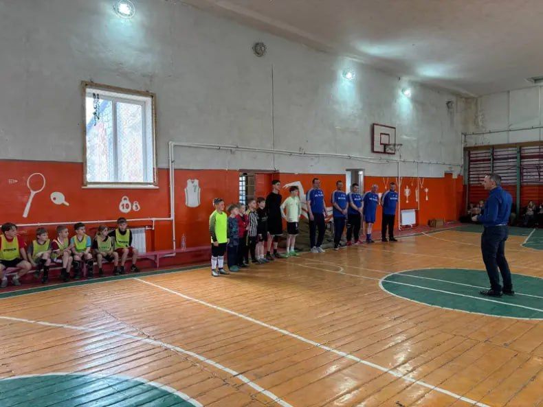 В Артемовске состоялся футбольный матч «Битва поколений» В Артемовске состоялся футбольный матч «Битва поколений»