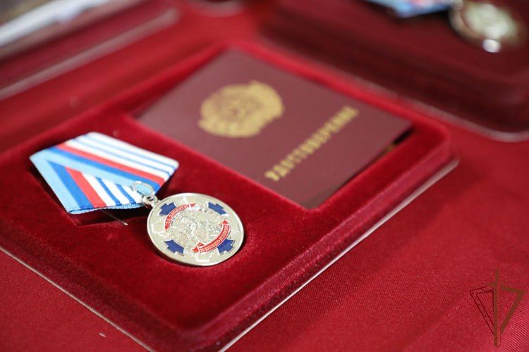 Глава ЛНР поздравил с профессиональным праздником росгвардейцев Глава ЛНР поздравил с профессиональным праздником росгвардейцев