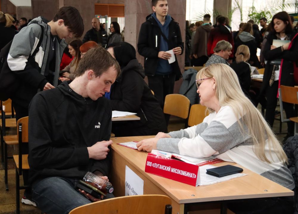 Найти себя в профессии. В рамках реализации нацпроекта, направленного на технологическое обеспечение продовольственной безопасности, а также регионального проекта «Кадры в агропромышленном комплексе», Министерство сельского... Найти себя в профессии. В рамках реализации нацпроекта, направленного на технологическое обеспечение продовольственной безопасности, а также регионального проекта «Кадры в агропромышленном комплексе», Министерство сельского...
