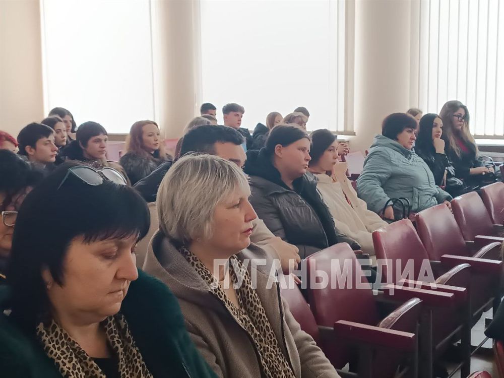 В Краснодоне началась подготовка волонтеров для реализации проекта «Формирование комфортной городской среды» В Краснодоне началась подготовка волонтеров для реализации проекта «Формирование комфортной городской среды»