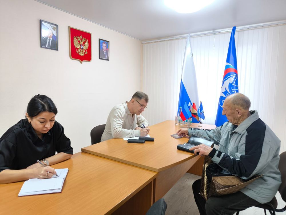 Роман Лысенко: В ходе приемов граждан в Алчевской общественной приемной председателя партии "Единая Россия" Дмитрия Медведева депутаты Совета городского округа город Алчевск продолжают выявлять Роман Лысенко: В ходе приемов граждан в Алчевской общественной приемной председателя партии "Единая Россия" Дмитрия Медведева депутаты Совета городского округа город Алчевск продолжают выявлять