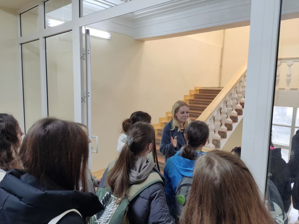 26.03.2025 участники "Студии актёрского мастерства" посетили "Луганскую государственную академию культуры и искусств им. Матусовского" в рамках проведения "Дней кафедры театрального искусства" 26.03.2025 участники "Студии актёрского мастерства" посетили "Луганскую государственную академию культуры и искусств им. Матусовского" в рамках проведения "Дней кафедры театрального искусства"