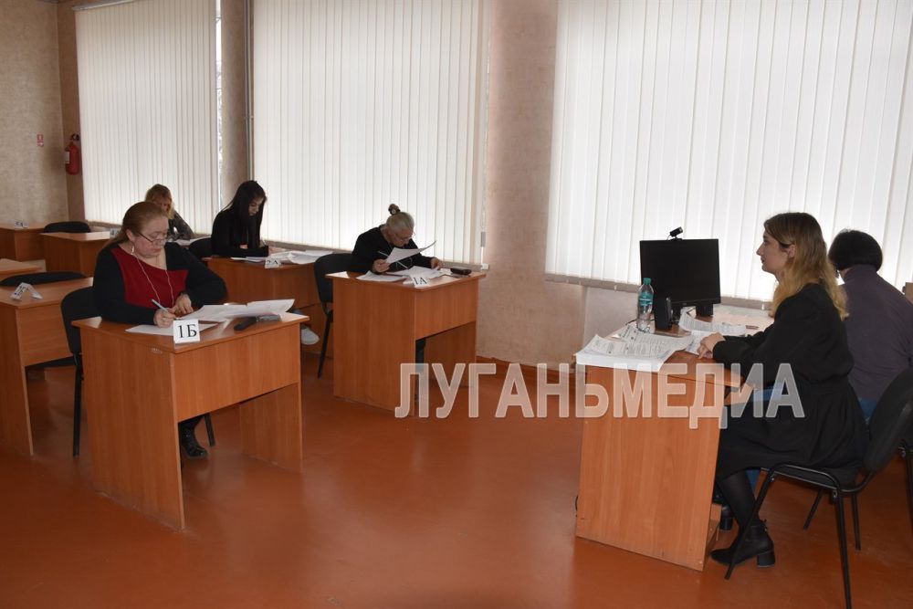 Кировчане приняли участие во всероссийской акции «Сдаем вместе. День сдачи ЕГЭ родителями» Кировчане приняли участие во всероссийской акции «Сдаем вместе. День сдачи ЕГЭ родителями»