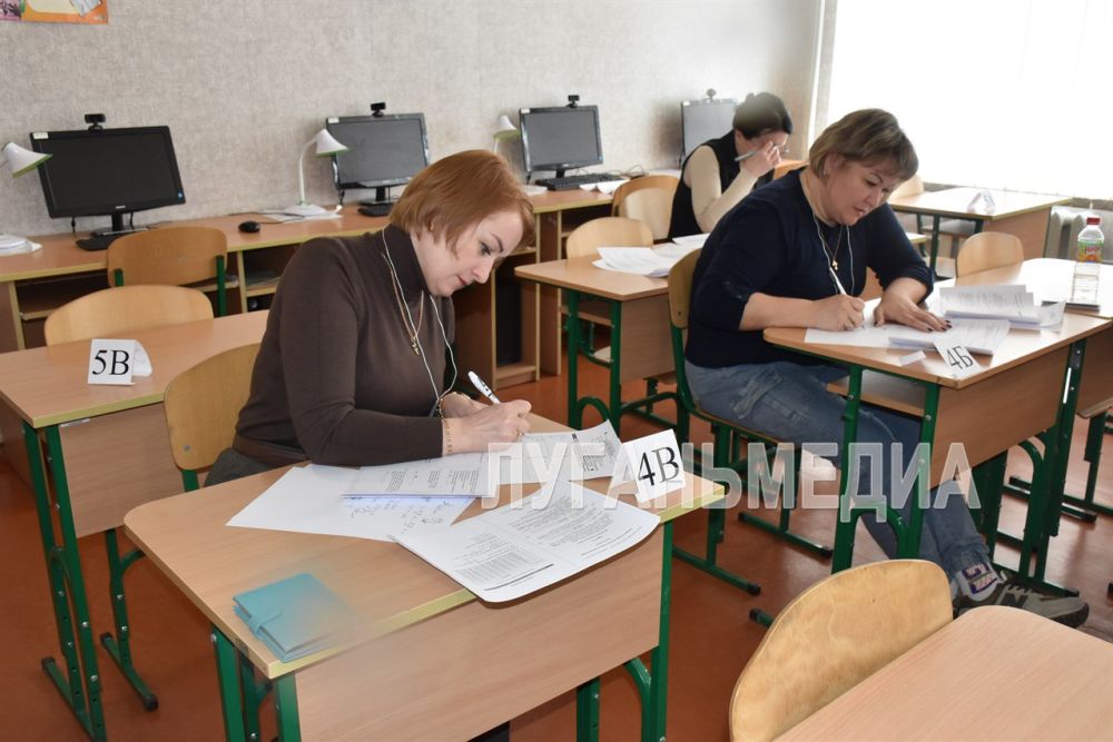 Кировчане приняли участие во всероссийской акции «Сдаем вместе. День сдачи ЕГЭ родителями» Кировчане приняли участие во всероссийской акции «Сдаем вместе. День сдачи ЕГЭ родителями»