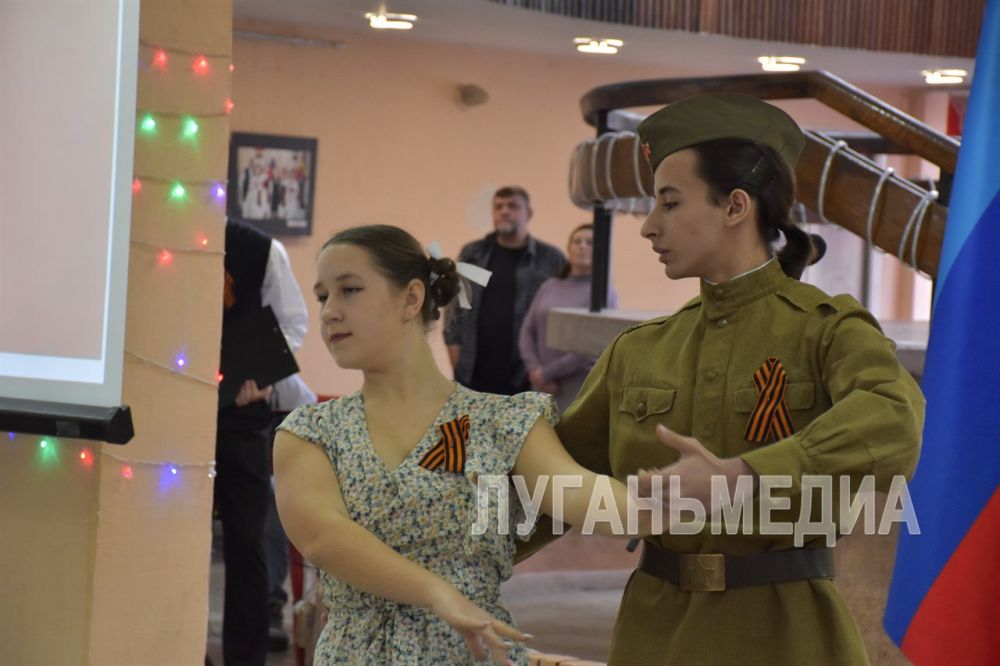 В Алчевске дан старт акции «Знамя Победы», посвященной 80-летию Победы в Великой Отечественной войне В Алчевске дан старт акции «Знамя Победы», посвященной 80-летию Победы в Великой Отечественной войне