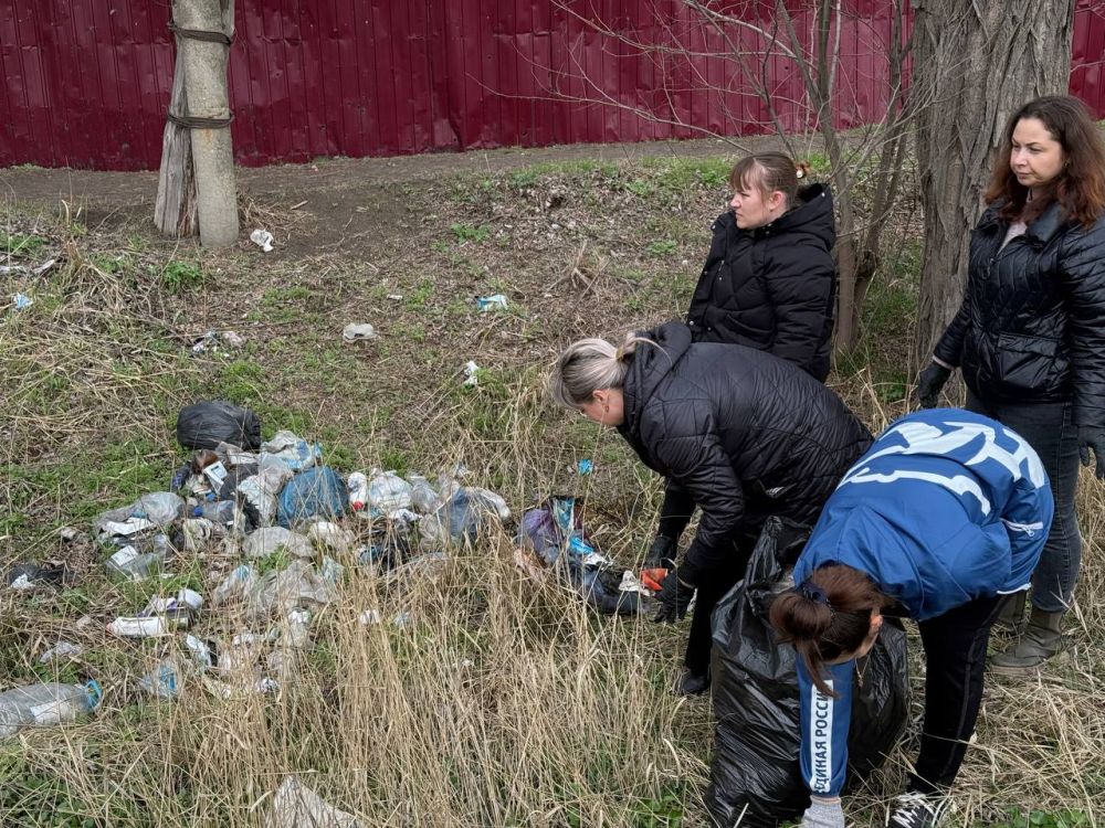 Весенняя уборка в Новосветловке: общими усилиями к чистоте Весенняя уборка в Новосветловке: общими усилиями к чистоте