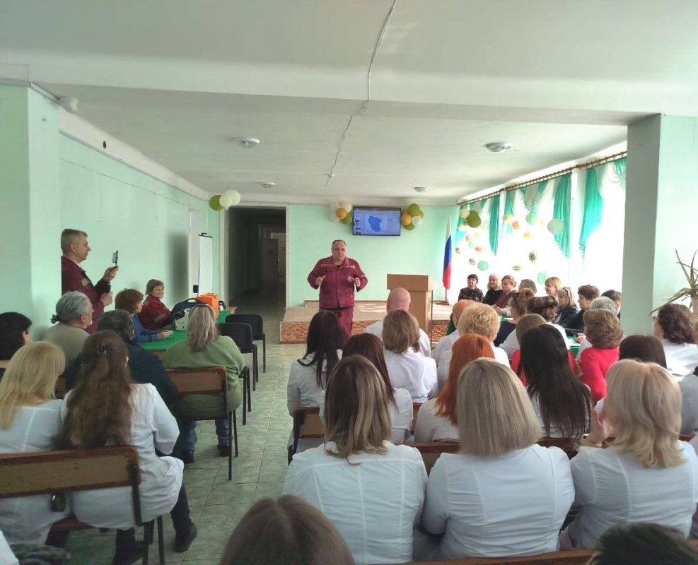 Специалисты Луганского центра медицины катастроф приняли участие в республиканской Ярмарке вакансий Специалисты Луганского центра медицины катастроф приняли участие в республиканской Ярмарке вакансий