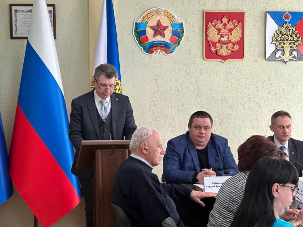 Андрей Рубанцов: Сегодня принял участие в XXX заседании I созыва Совета городского округа муниципальное образование городской округ город Ровеньки Луганской Народной Республики вместе с председателем Совета депутатов... Андрей Рубанцов: Сегодня принял участие в XXX заседании I созыва Совета городского округа муниципальное образование городской округ город Ровеньки Луганской Народной Республики вместе с председателем Совета депутатов...