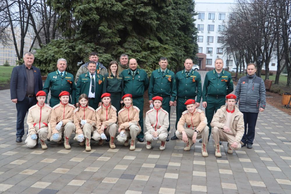 Стаханов и Ставропольский край вместе высадили "Сад памяти" Стаханов и Ставропольский край вместе высадили "Сад памяти"