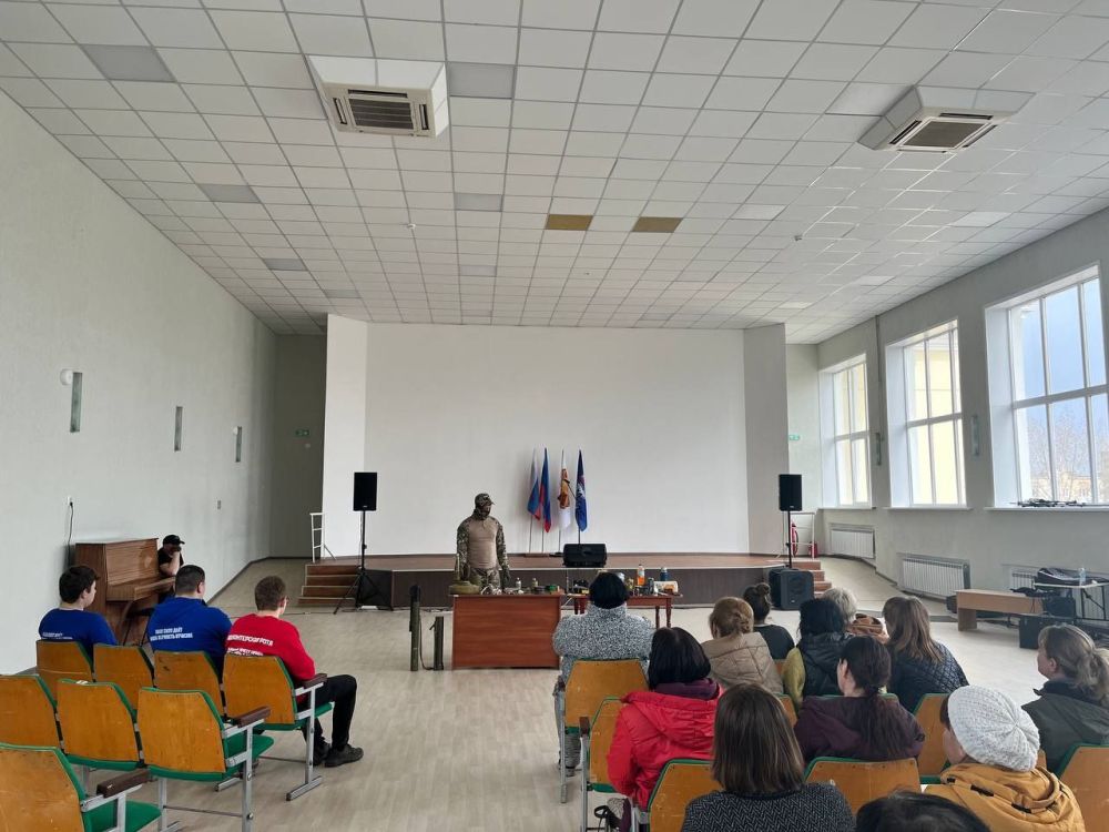 Северодонецкое местное отделение партии "ЕДИНАЯ РОССИЯ" продолжает реализацию образовательной программы по безопасному поведению населения с взрывоопасными предметами Северодонецкое местное отделение партии "ЕДИНАЯ РОССИЯ" продолжает реализацию образовательной программы по безопасному поведению населения с взрывоопасными предметами