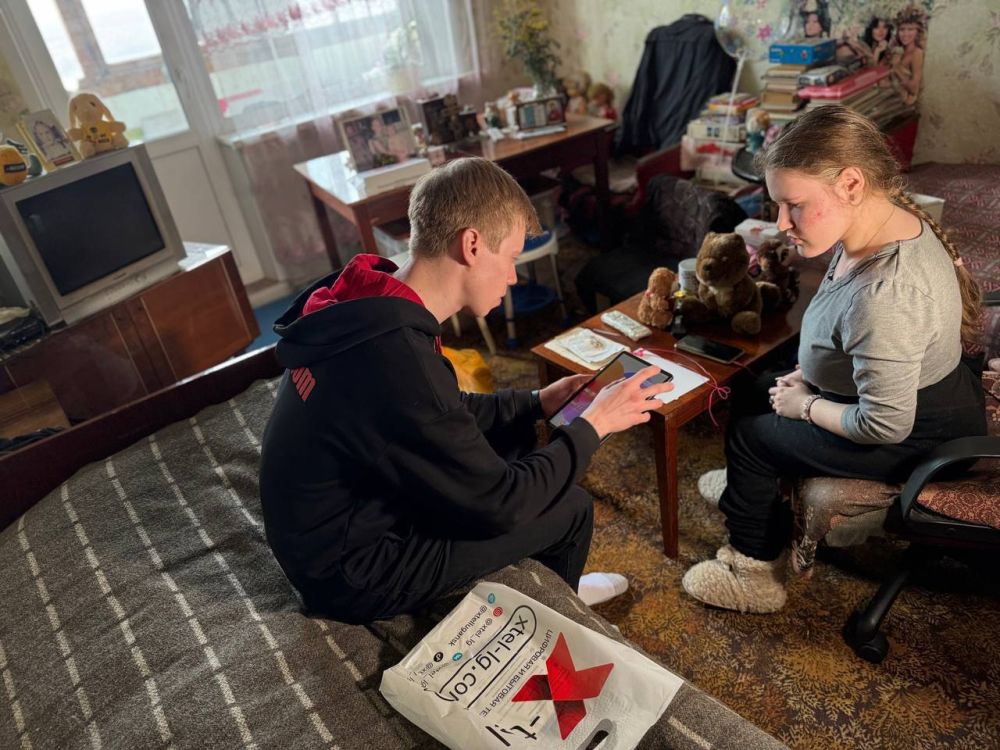 Благотворительная акция Общественного совета при Росмолодежи помогла 24 луганским семьям в трудной жизненной ситуации Благотворительная акция Общественного совета при Росмолодежи помогла 24 луганским семьям в трудной жизненной ситуации