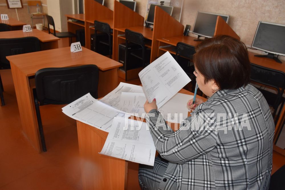 Кировчане приняли участие во всероссийской акции «Сдаем вместе. День сдачи ЕГЭ родителями» Кировчане приняли участие во всероссийской акции «Сдаем вместе. День сдачи ЕГЭ родителями»