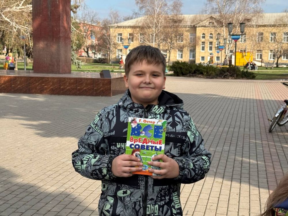 В Кировске, в рамках всероссийской акции "Неделя детской книги" произошло интересное событие, ознаменовавшее собой не только праздник литературы, но и укрепление связей между разными уголками нашей необъятной страны В Кировске, в рамках всероссийской акции "Неделя детской книги" произошло интересное событие, ознаменовавшее собой не только праздник литературы, но и укрепление связей между разными уголками нашей необъятной страны