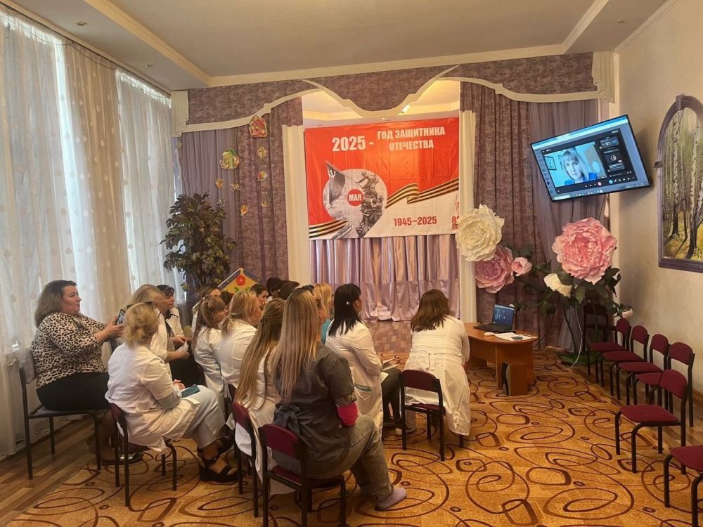 В рамках проекта «Лица дружбы» состоялся Телемост между педагогами Детского сада №43 г. Сыктывкар и Ровеньковским детским садом "Ладушки» В рамках проекта «Лица дружбы» состоялся Телемост между педагогами Детского сада №43 г. Сыктывкар и Ровеньковским детским садом "Ладушки»