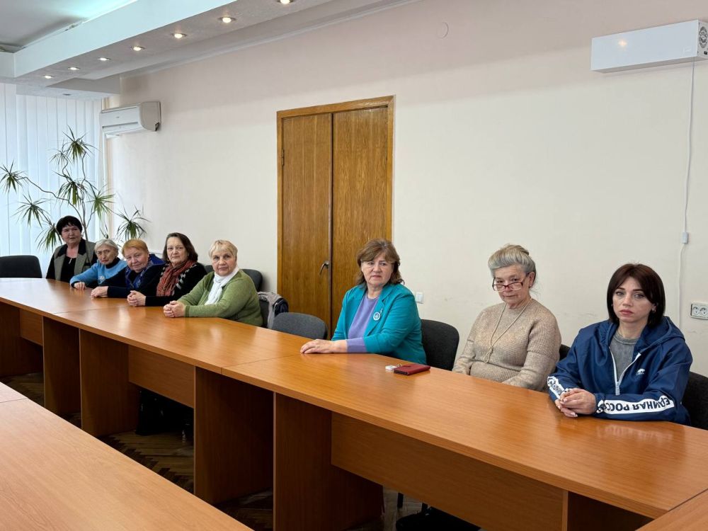Виктория Сергеева: Сегодня в Администрации города Кировска провела встречу с активными Кировчанами, на которой дала отчет о выполнении Народной программы Виктория Сергеева: Сегодня в Администрации города Кировска провела встречу с активными Кировчанами, на которой дала отчет о выполнении Народной программы