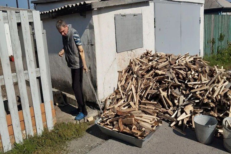 Злая «полька» против молитвы жены: Защитник ЛНР, потерявший обе руки, стал волонтером Злая «полька» против молитвы жены: Защитник ЛНР, потерявший обе руки, стал волонтером