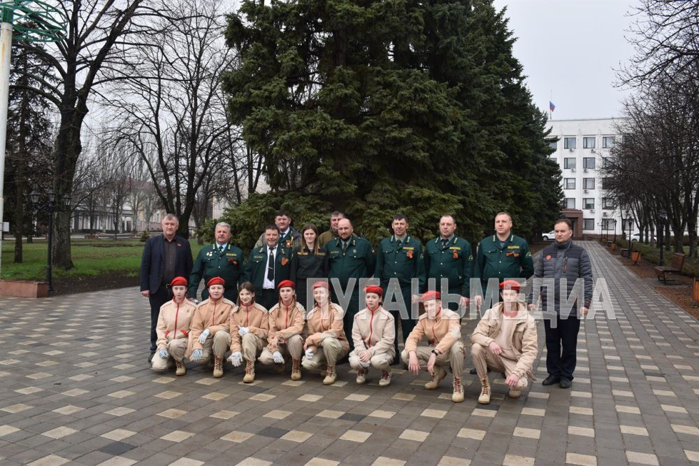 В рамках празднования 80-летия Великой Победы и участия во Всероссийской акции «Сад памяти» в Стаханове состоялась посадка саженцев лип и кленов В рамках празднования 80-летия Великой Победы и участия во Всероссийской акции «Сад памяти» в Стаханове состоялась посадка саженцев лип и кленов