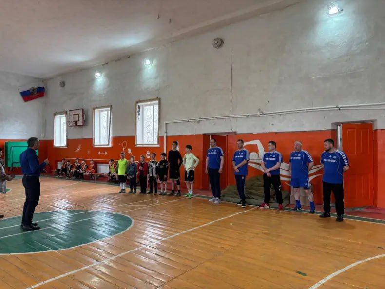 В Артемовске состоялся футбольный матч «Битва поколений» В Артемовске состоялся футбольный матч «Битва поколений»