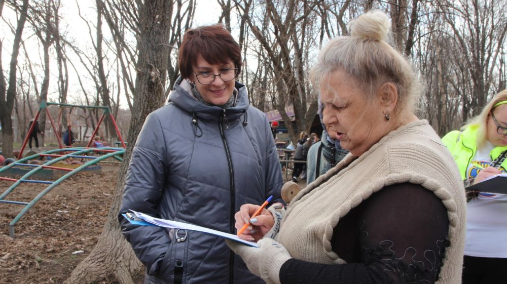 В Луганске обсудили перспективы благоустройства парка им. Алексеева В Луганске обсудили перспективы благоустройства парка им. Алексеева